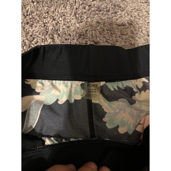 Roxy shorts - Picture 2 of 3